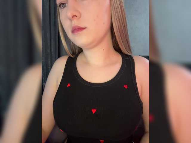 Peach--Alice's BongaCams show and profile