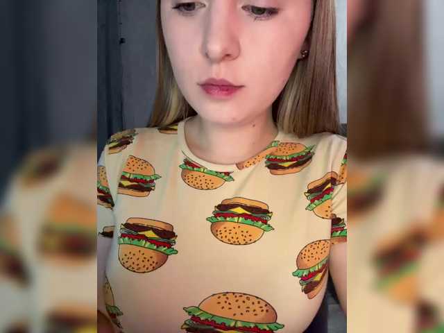 Peach--Alice's BongaCams profile