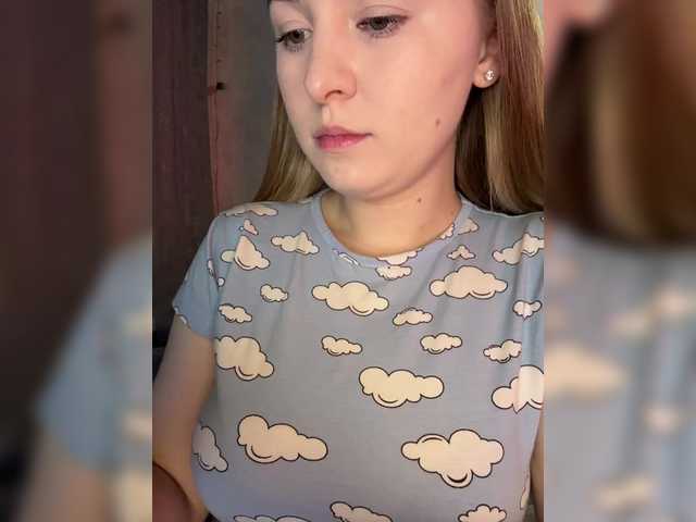 Peach--Alice's BongaCams profile