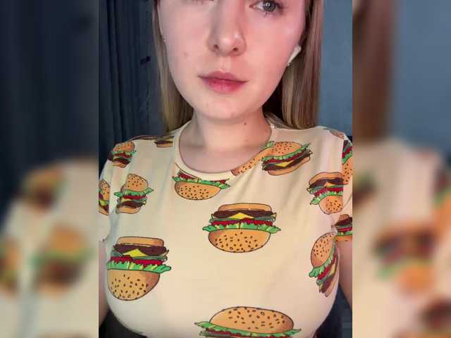 Peach--Alice's BongaCams show and profile