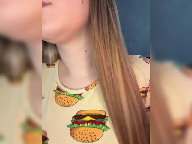 Peach--Alice's BongaCams show and profile