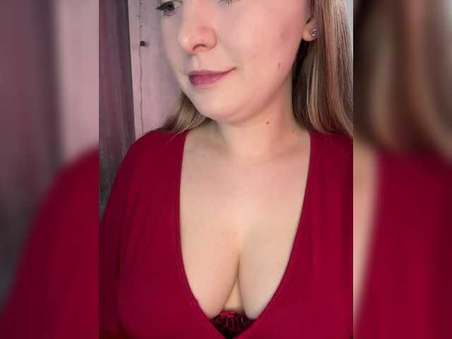 Peach--Alice's BongaCams show and profile