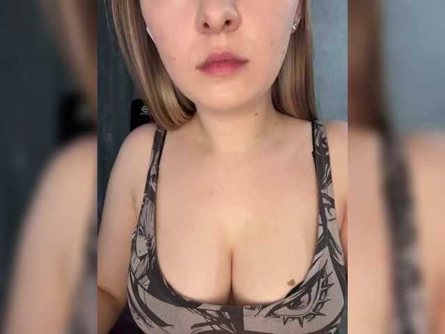 Peach--Alice's BongaCams show and profile
