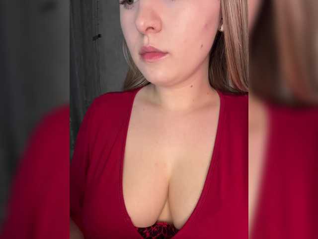 Peach--Alice's BongaCams show and profile