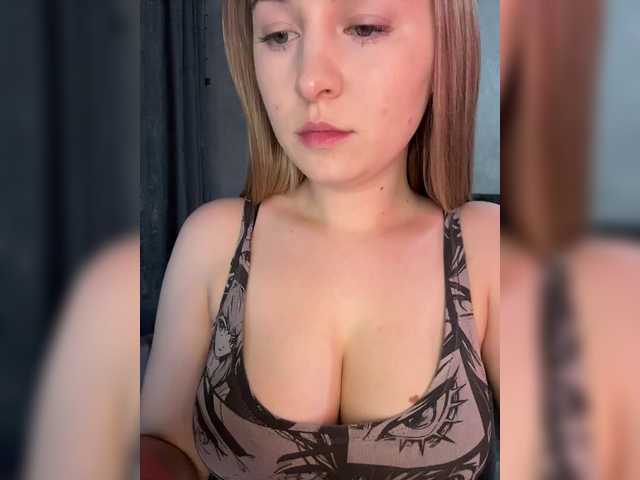 Peach--Alice's BongaCams show and profile