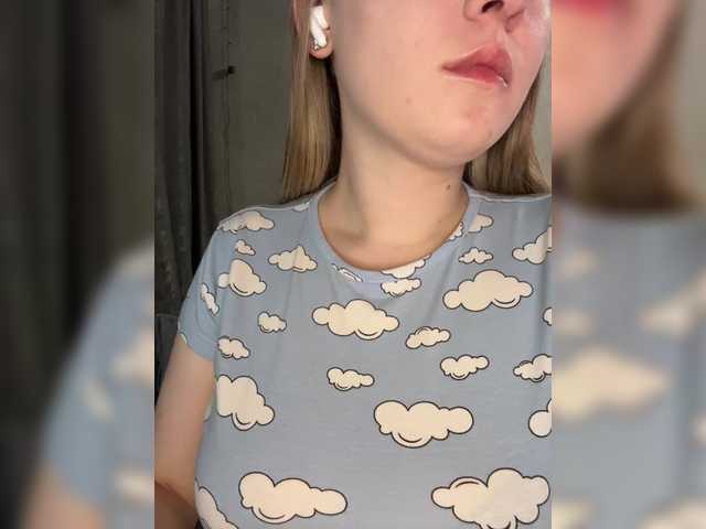 Peach--Alice's BongaCams show and profile