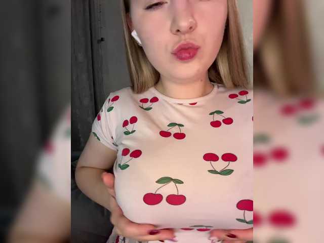 Peach--Alice's BongaCams profile