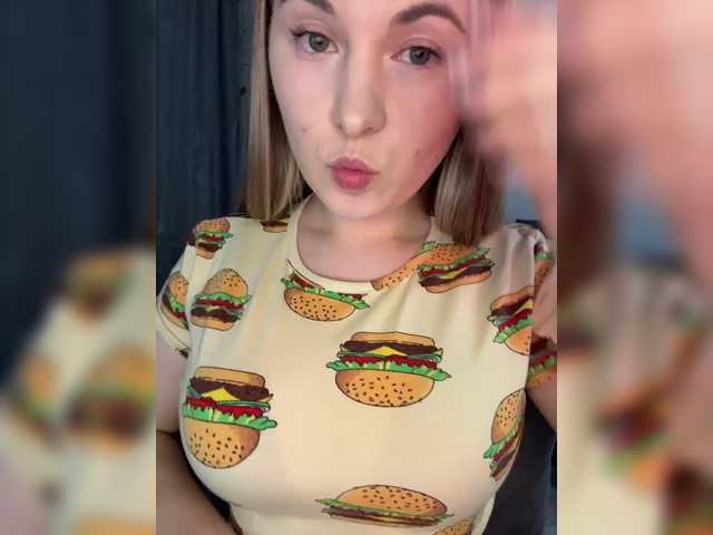 Peach--Alice's BongaCams show and profile