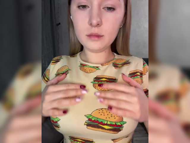 Peach--Alice's BongaCams profile