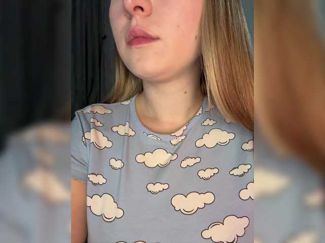 Peach--Alice's BongaCams show and profile