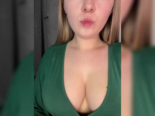 Peach--Alice's BongaCams show and profile