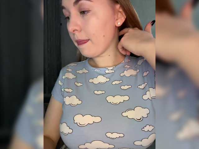 Peach--Alice's BongaCams show and profile