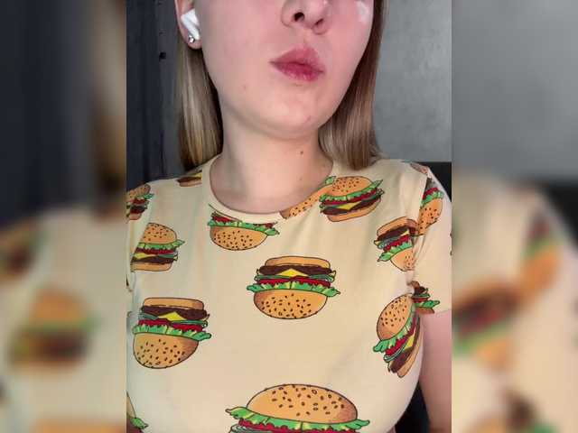 Peach--Alice's BongaCams show and profile