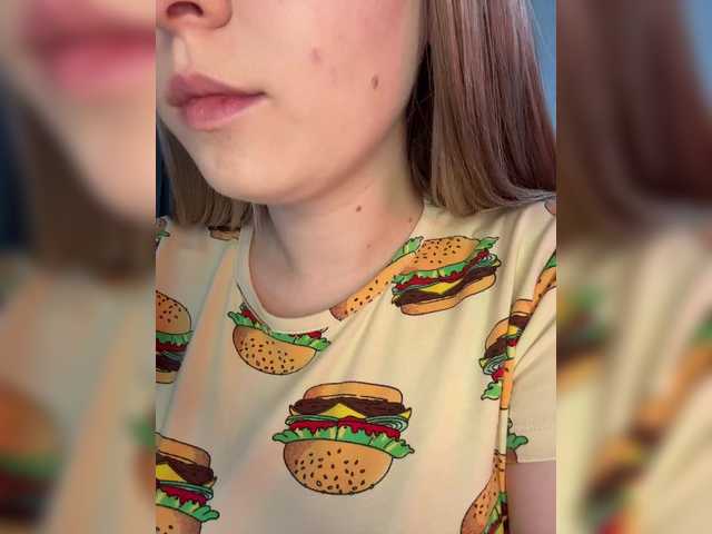 Peach--Alice's BongaCams show and profile