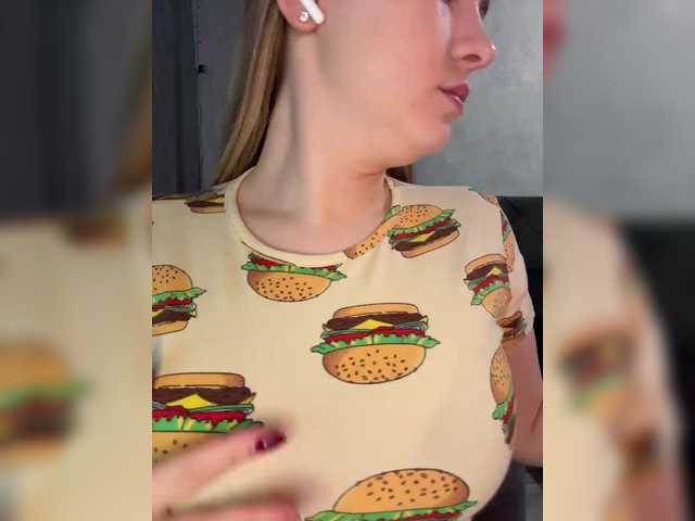 Peach--Alice's BongaCams show and profile