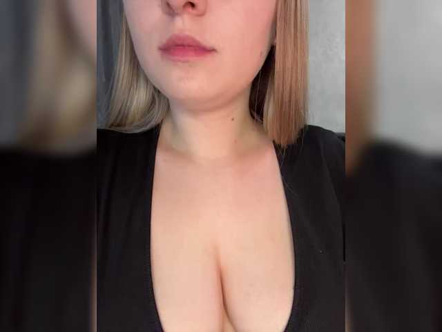 Peach--Alice's BongaCams show and profile