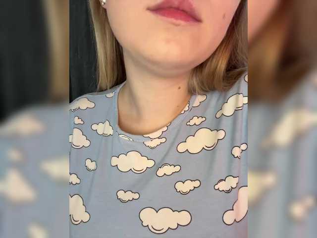 Peach--Alice's BongaCams show and profile