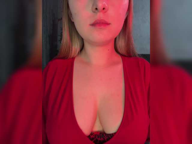 Peach--Alice's BongaCams show and profile