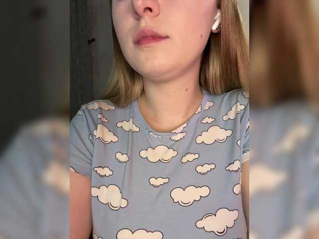 Peach--Alice's BongaCams profile