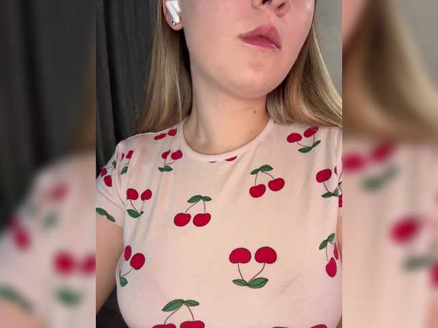 Peach--Alice's BongaCams show and profile