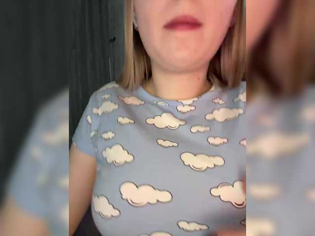 Peach--Alice's BongaCams show and profile