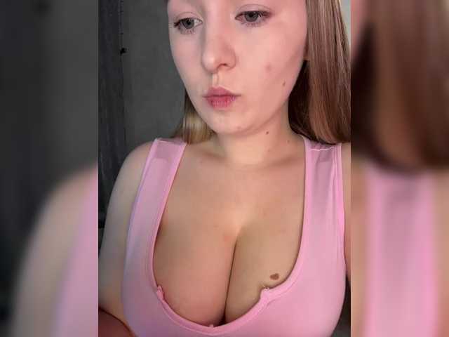 Peach--Alice's BongaCams show and profile