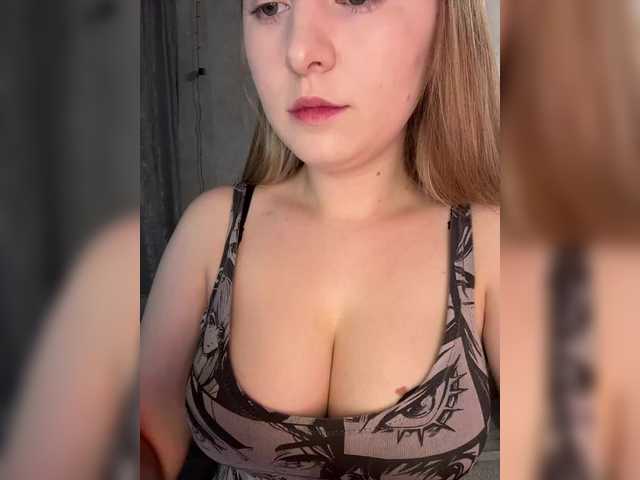 Peach--Alice's BongaCams profile