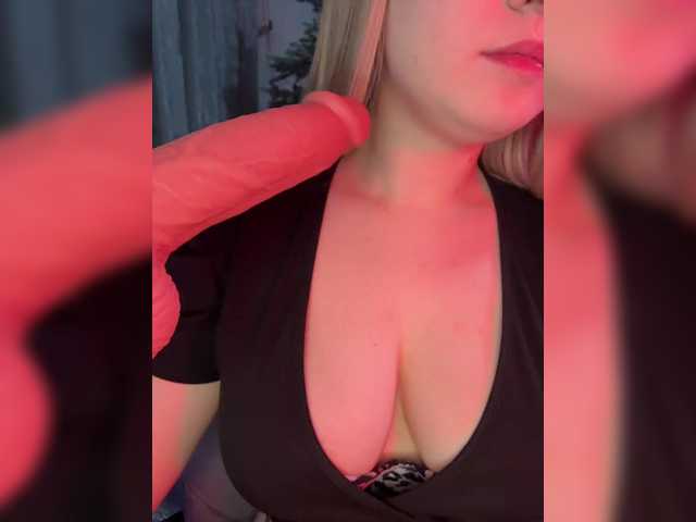 Peach--Alice's BongaCams show and profile