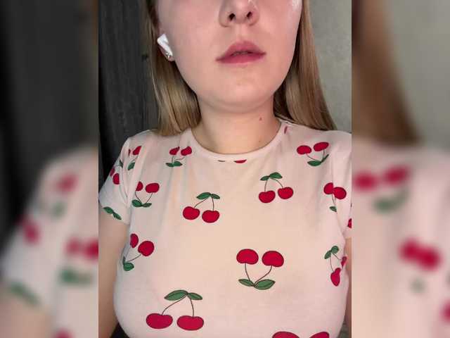 Peach--Alice's BongaCams show and profile