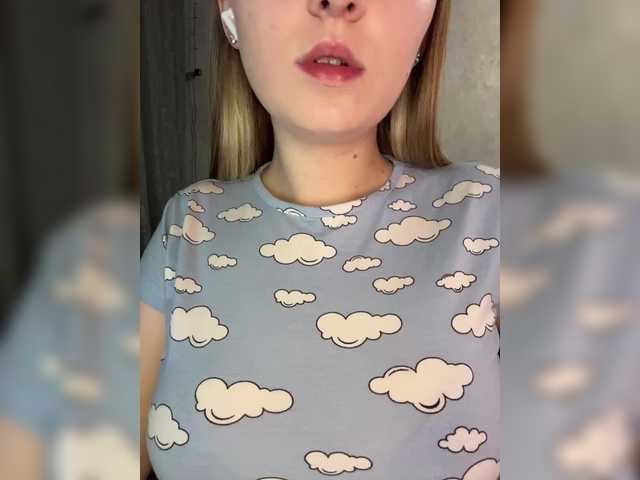 Peach--Alice's BongaCams show and profile