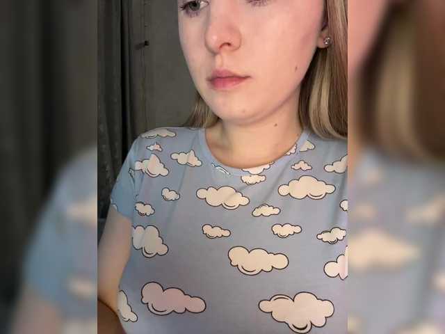 Peach--Alice's BongaCams show and profile