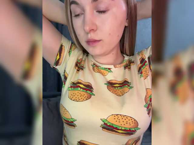 Peach--Alice's BongaCams show and profile