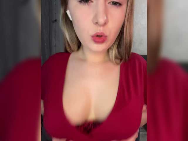 Peach--Alice's BongaCams show and profile