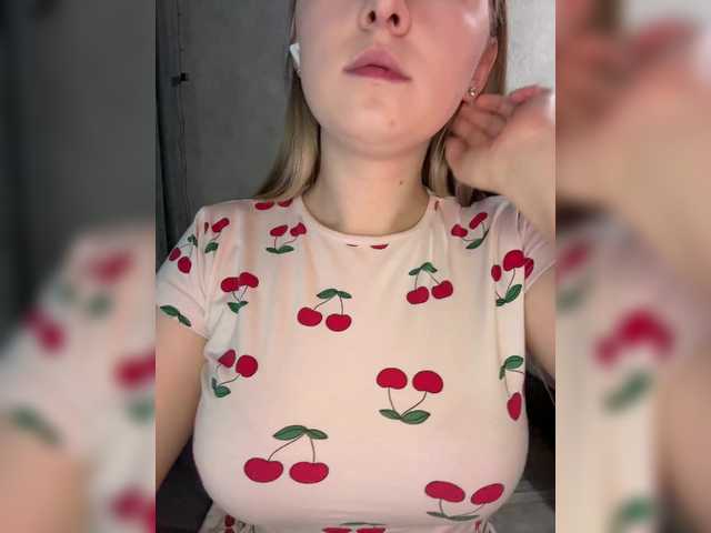 Peach--Alice's BongaCams profile