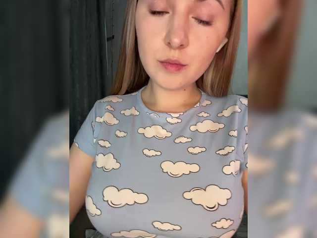 Peach--Alice's BongaCams show and profile