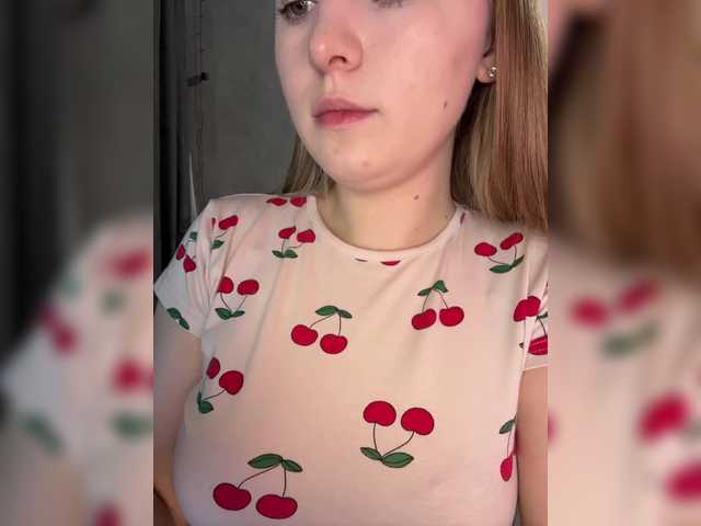 Peach--Alice's BongaCams profile