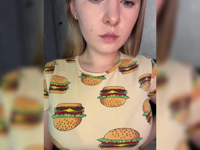 Peach--Alice's BongaCams show and profile