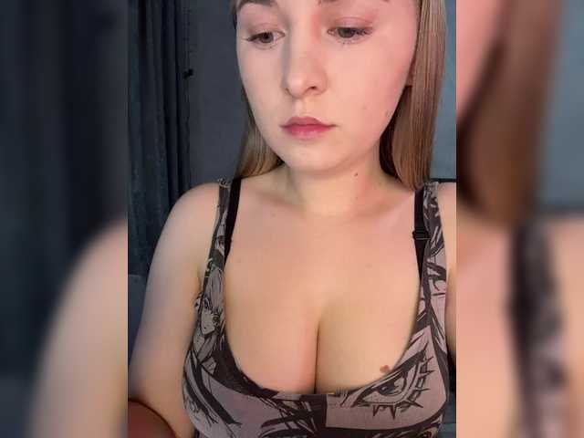 Peach--Alice's BongaCams show and profile