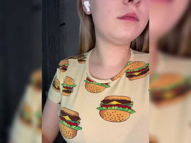 Peach--Alice's BongaCams profile