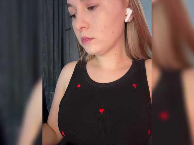 Peach--Alice's BongaCams show and profile