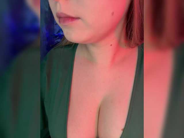 Peach--Alice's BongaCams show and profile