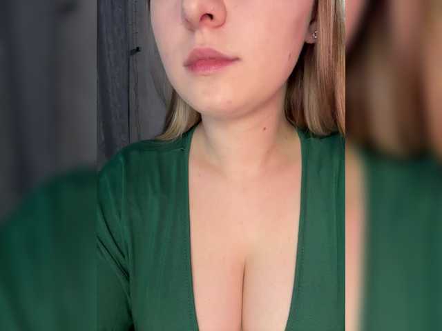 Peach--Alice's BongaCams profile