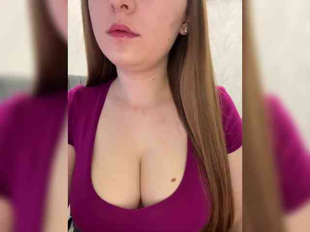AlinaRay webcam