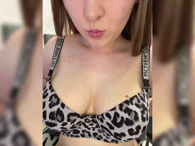 AlinaRay webcam