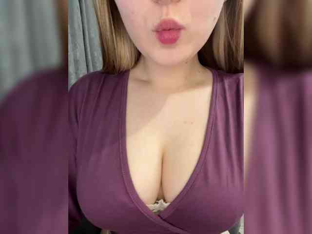 AlinaRay webcam