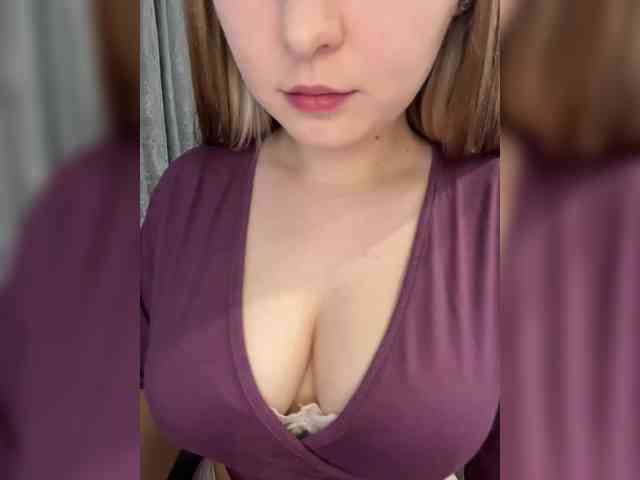AlinaRay webcam
