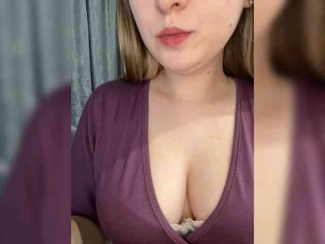 AlinaRay webcam