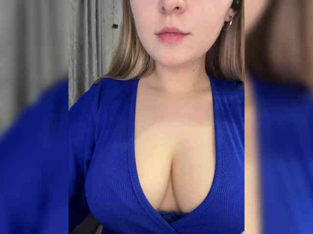 Peach--Alice Live Webcam on BongaCams