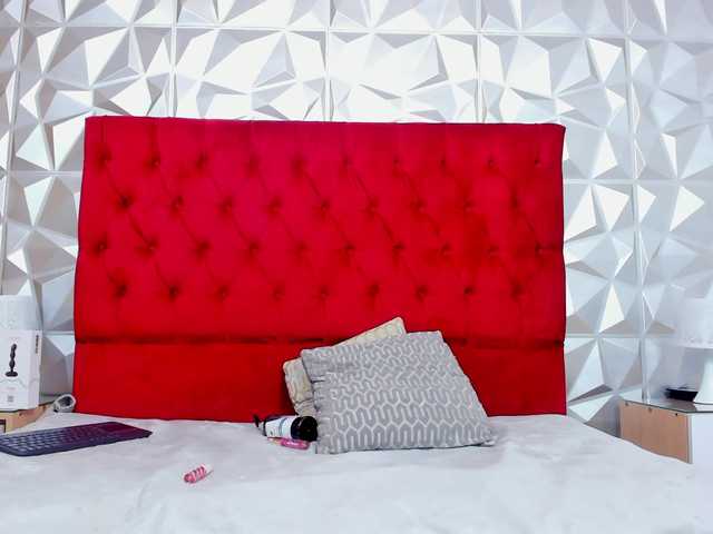 steacy-19's BongaCams show and profile