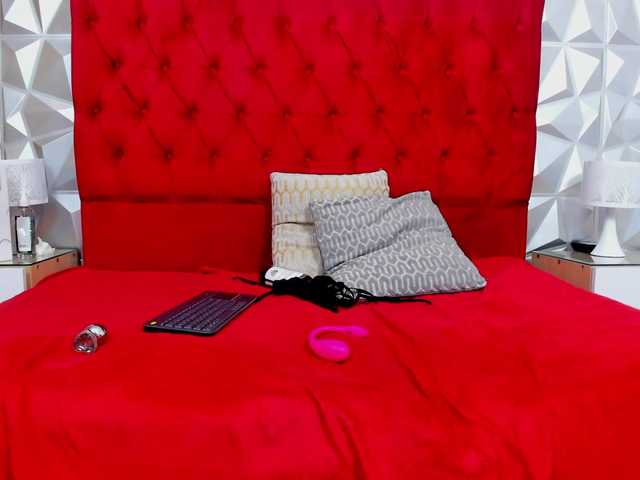 le modèle steacy-19 est en webcam porno dans un show sur le site bongacams, il possède les tags suivants: Latino/Hispanic,Brunette,Shaved